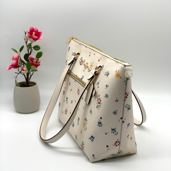 Coach Gallery Tote & Bag Charm With Wild Meadow Print - Picture 5 of 15